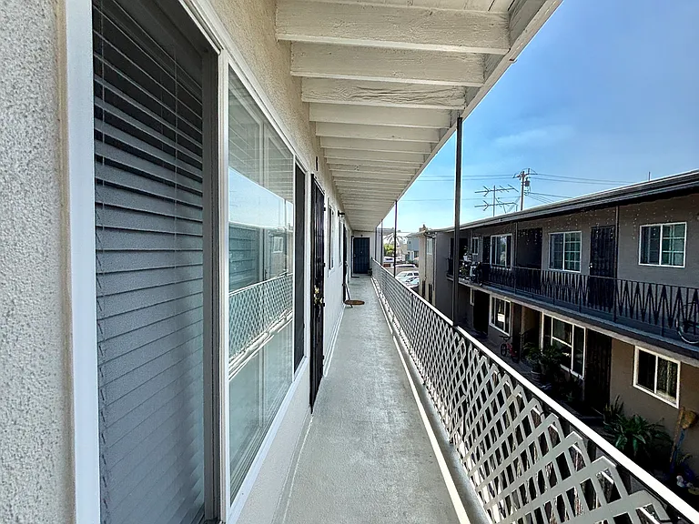 16112 Van Ness Ave #6 — Photo 11