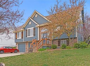 444 SW Foot Hill Dr, Grain Valley, MO 64029