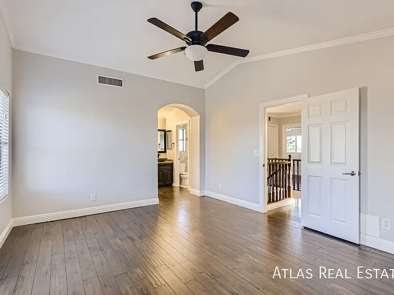 8834 W Willowbrook Dr — Photo 9