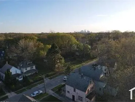 10108 Flora Ave — Photo 11