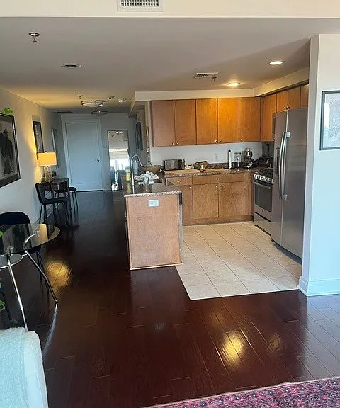 102 York St #8 — Photo 3