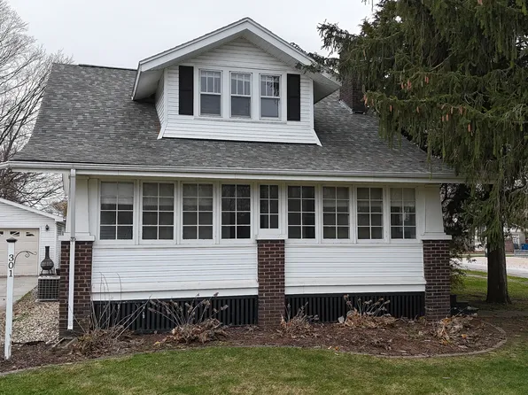 301 E Adams St, Towanda, IL 61776