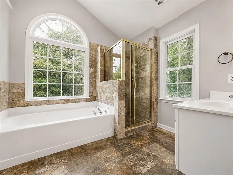 1707 Hidden Pond Cir — Photo 27