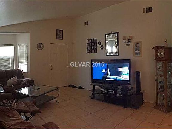 2nd image of 5332 Vista Hermosa Ave
