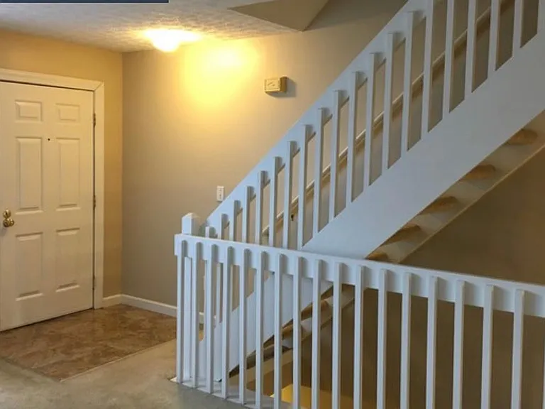 887 Philadelphia Dr — Photo 4