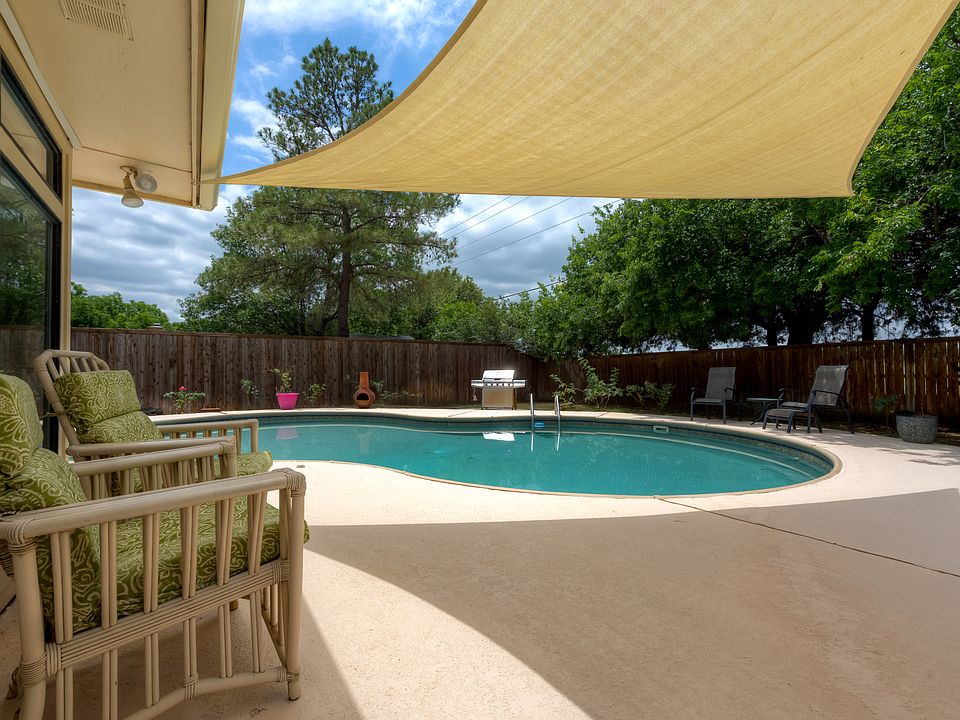1st image of 451 Medina Dr