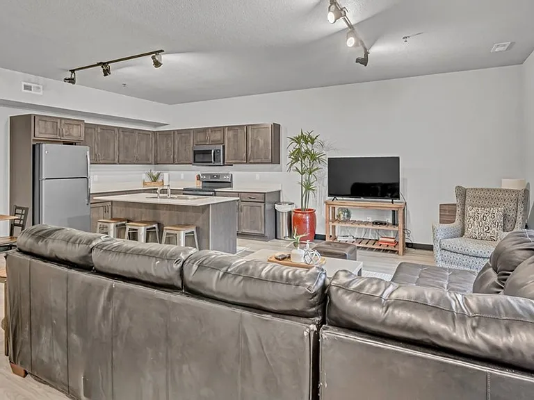 Pinnacle Villages - Waverly — Photo 19