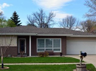 709 C Ave NE, Watertown, SD 57201