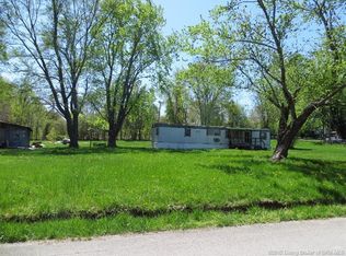 808 E County Line Rd, Underwood, IN 47177