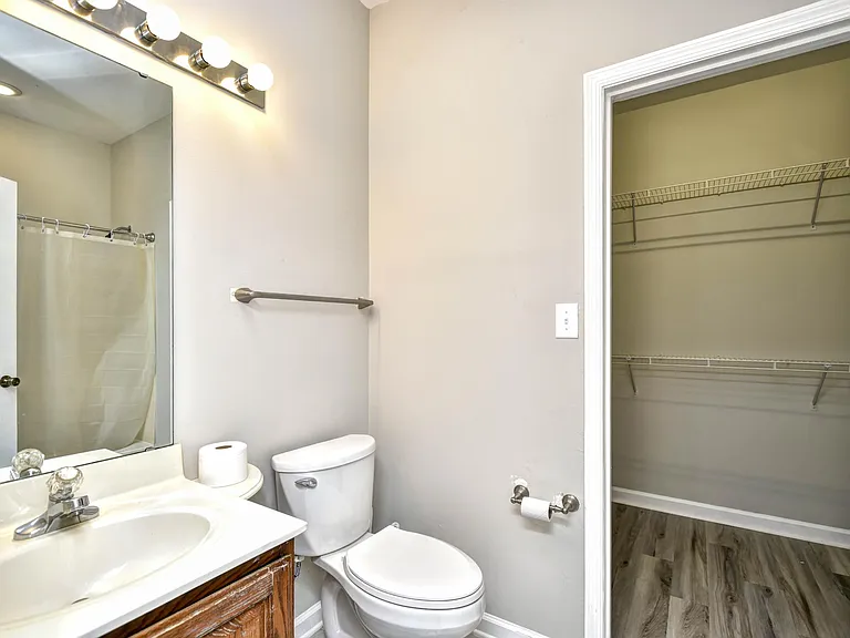 502 Pipers Ln — Photo 15