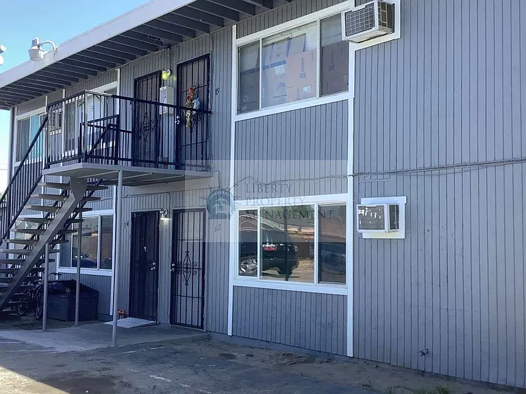 963 E H St #13 — Photo 1