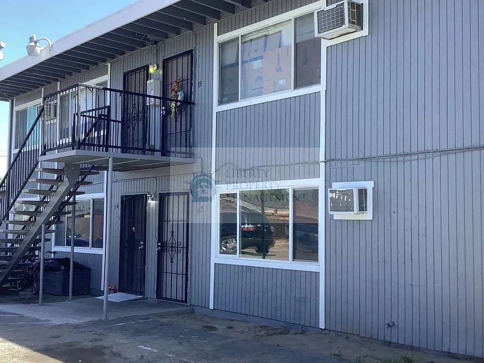 963 E H St #13