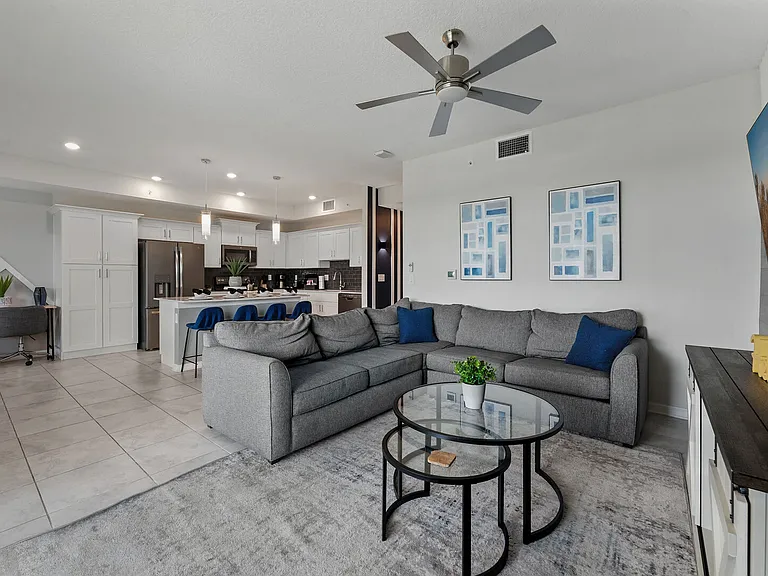 Paradox Cir — Photo 14