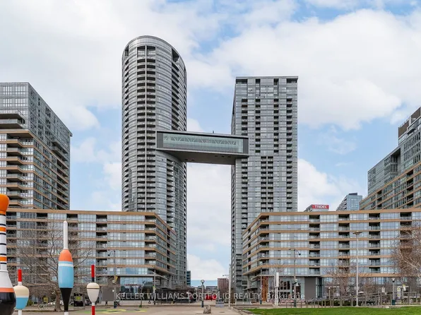 15 Iceboat Ter, Toronto, ON