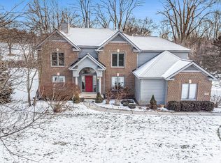 8805 Pebble Creek Dr, Pinckney, MI