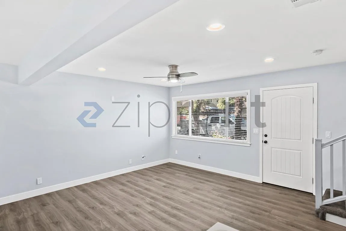2 bed, 1.5 bath, 1450 sqft, $3,000 — Photo 1