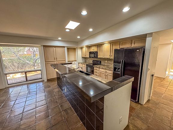 3rd image of 6 S Shadow Creek Pl