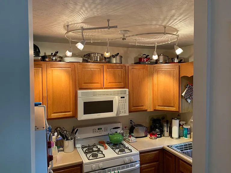 1666 Chislett St — Photo 6
