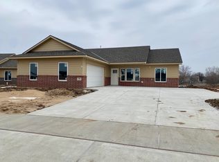 956 N Cloverleaf St, Goddard, KS 67052