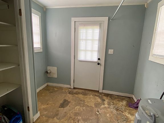 5th image of 882 Pauline St