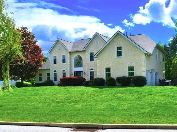 380 Shelbourne Ln, Phoenixville, PA 19460