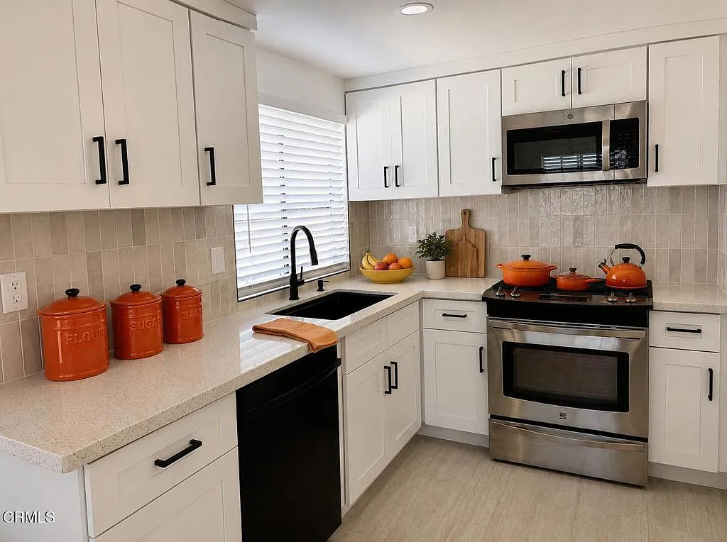 2 bed, 3.0 bath, 1155 sqft, $3,000 — Photo 4