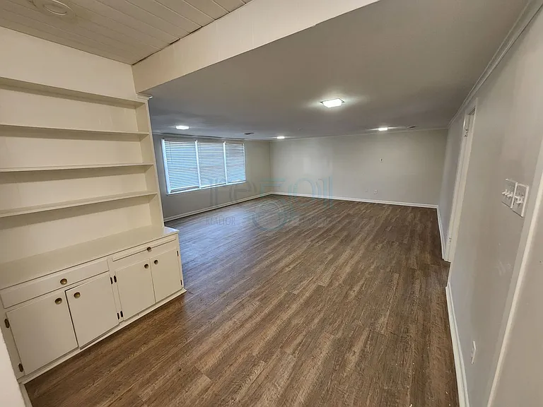 7520 W Markham St — Photo 42