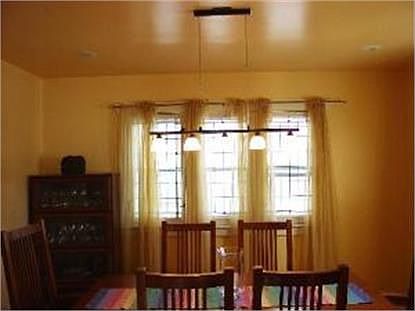 5th image of 1011 Hayes Ave