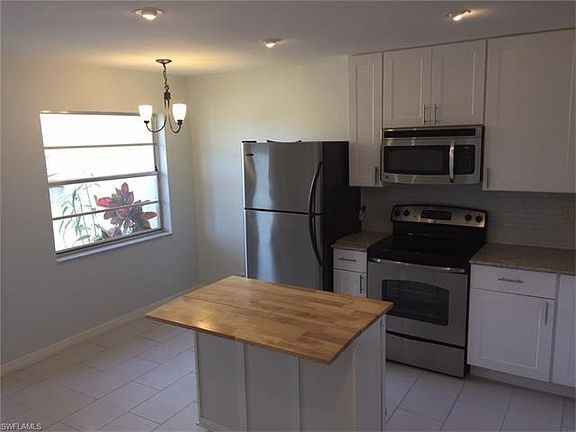 4th image of 130 Brittany Ct