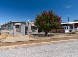 26 W Sunset Dr, Kerrville, TX 78028