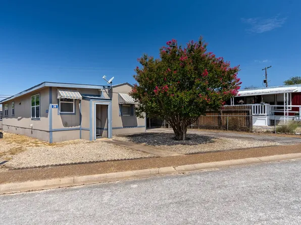 26 W Sunset Dr, Kerrville, TX 78028