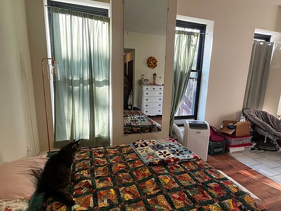 2nd image of 234 Pearl St Unit 1