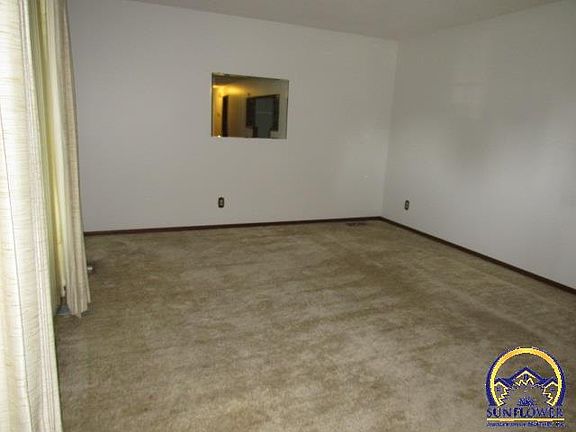 5th image of 3116 SE California Ave