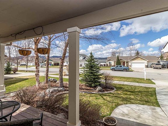 3rd image of 3507 S Woodlawn Dr
