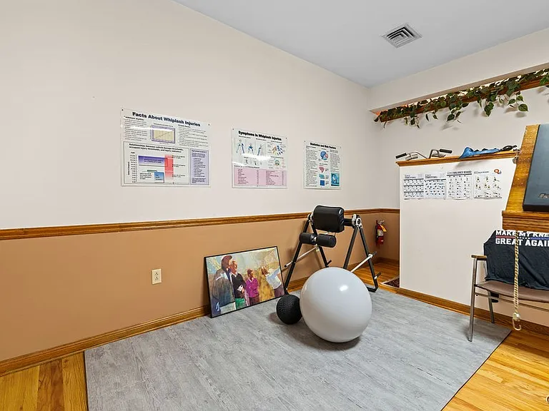1628 W Genesee St — Photo 20