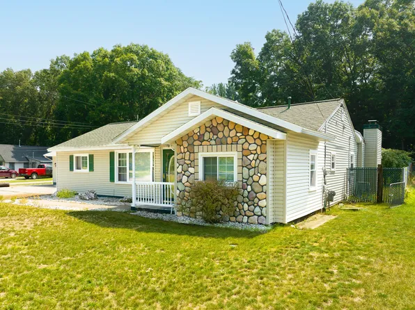 607 E Alice St, Whitehall, MI 49461