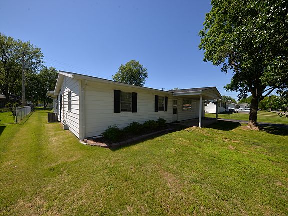 2nd image of 8 E Crownview