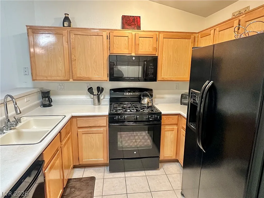 2 bed, 2.0 bath, 1225 sqft, $1,995 — Photo 4