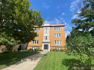 1290 Ouellette Ave #306, Windsor, ON N8X1J5
