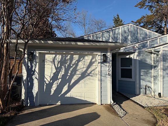 3rd image of 1006 W Leland Ave #1006