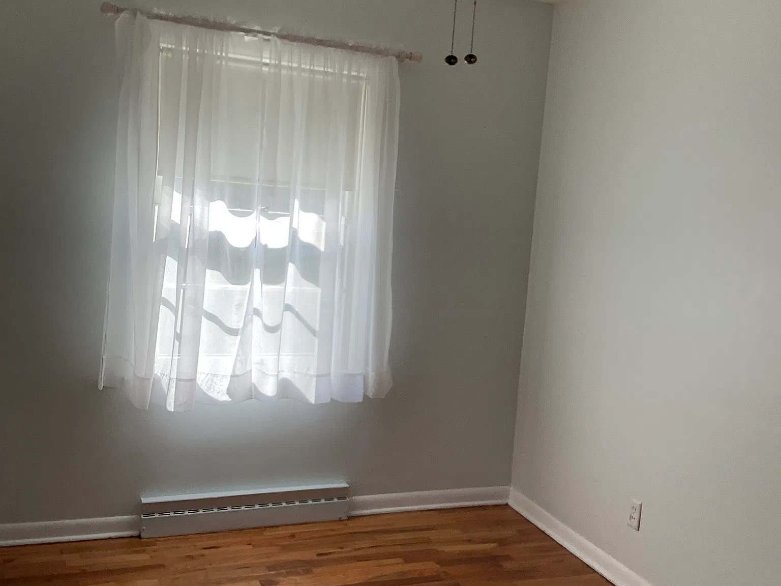 3 bed, $1,000 — Photo 4