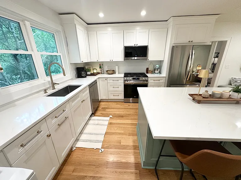 413 E Erie Ave — Photo 13