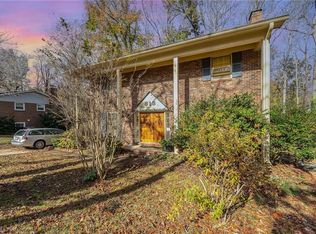813 Pineburr Rd, Jamestown, NC 27282