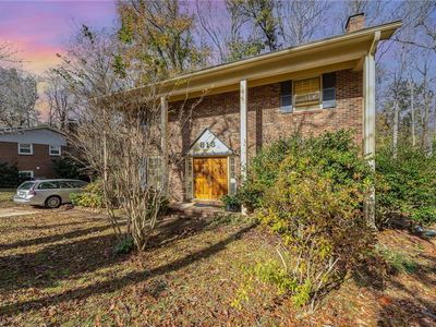 813 Pineburr Rd, Jamestown, NC, 27282