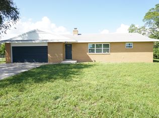 5451 Lakeshore Dr, Mangonia Park, FL 33407