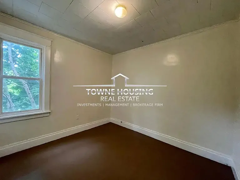 499 Fargo Ave — Photo 8