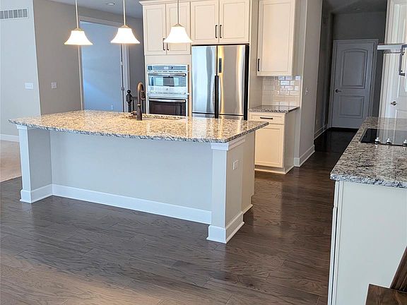 3rd image of 24536 Pinnacle Cir #26