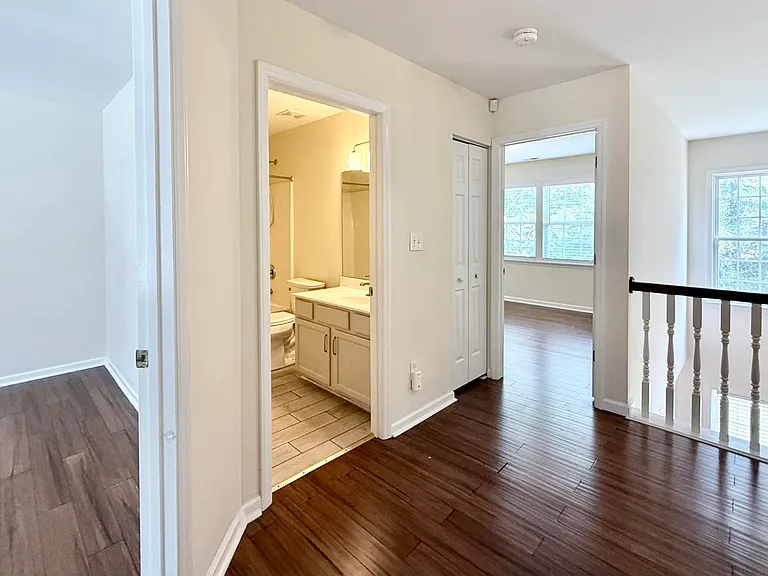 2729 E Shoreham St — Photo 41