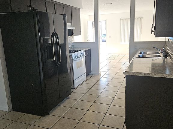2nd image of 1190 Beverly Dr #F