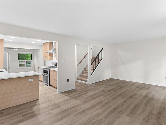 4th image of 11545 Hearthstone Ct